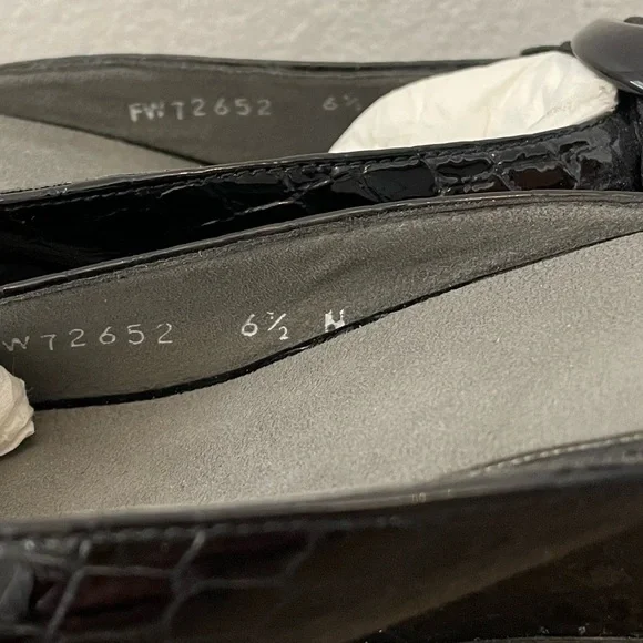 Stuart Weitzman Black Patent Snakeskin Peep Toe Buckle Wedge Slides, Size 6.5N - Picture 6 of 7